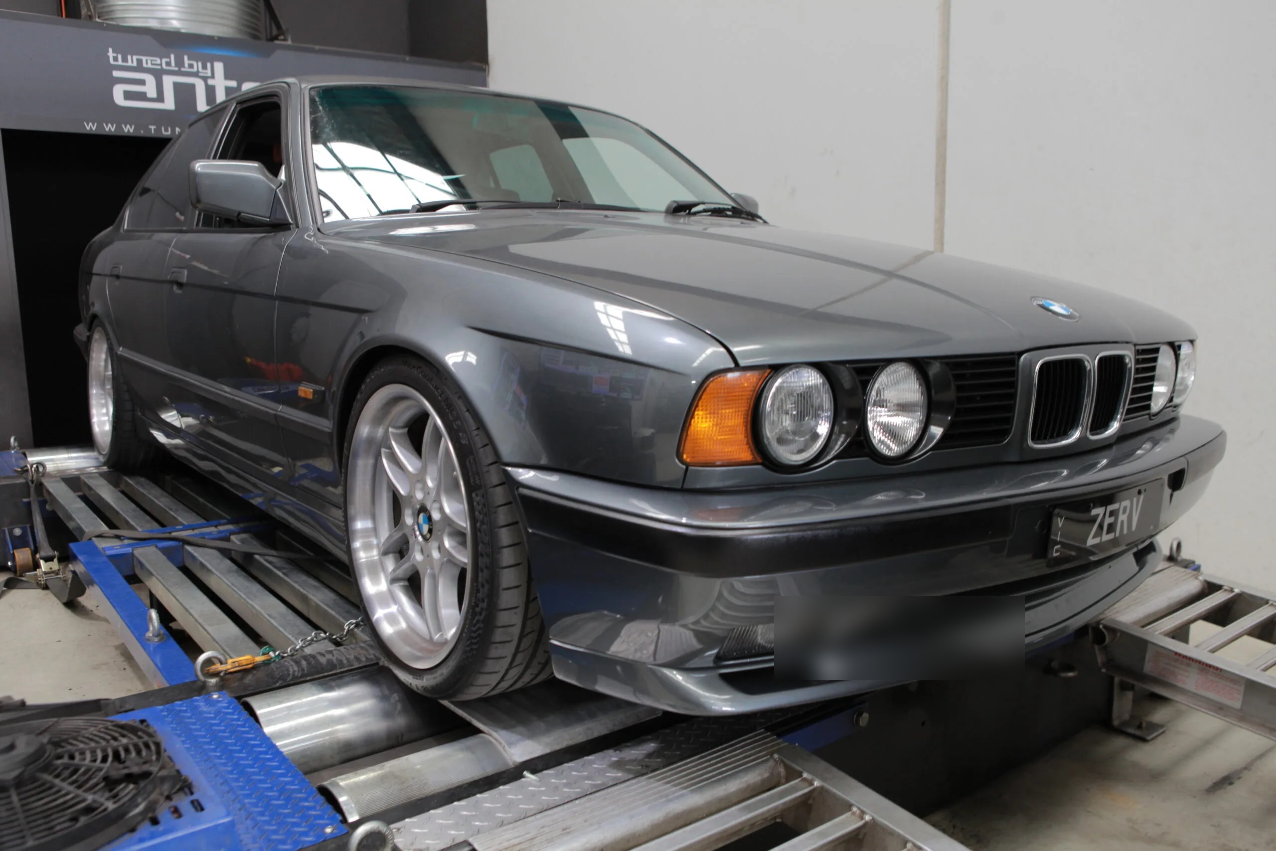 BMW 535i E34 (1989) at Protunes for Stage 3 ECU calibration