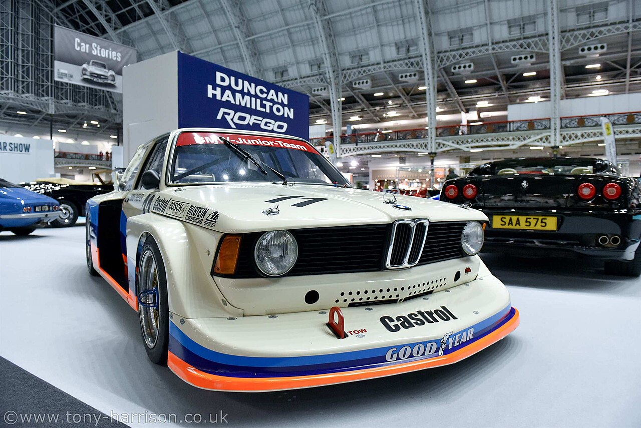 BMW 320i (2020) — representative manufacturer image