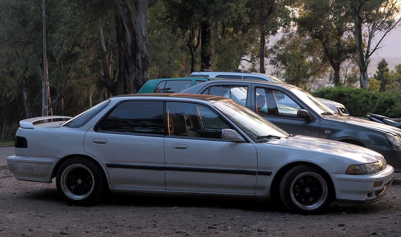 Honda Integra (1992) — representative manufacturer image