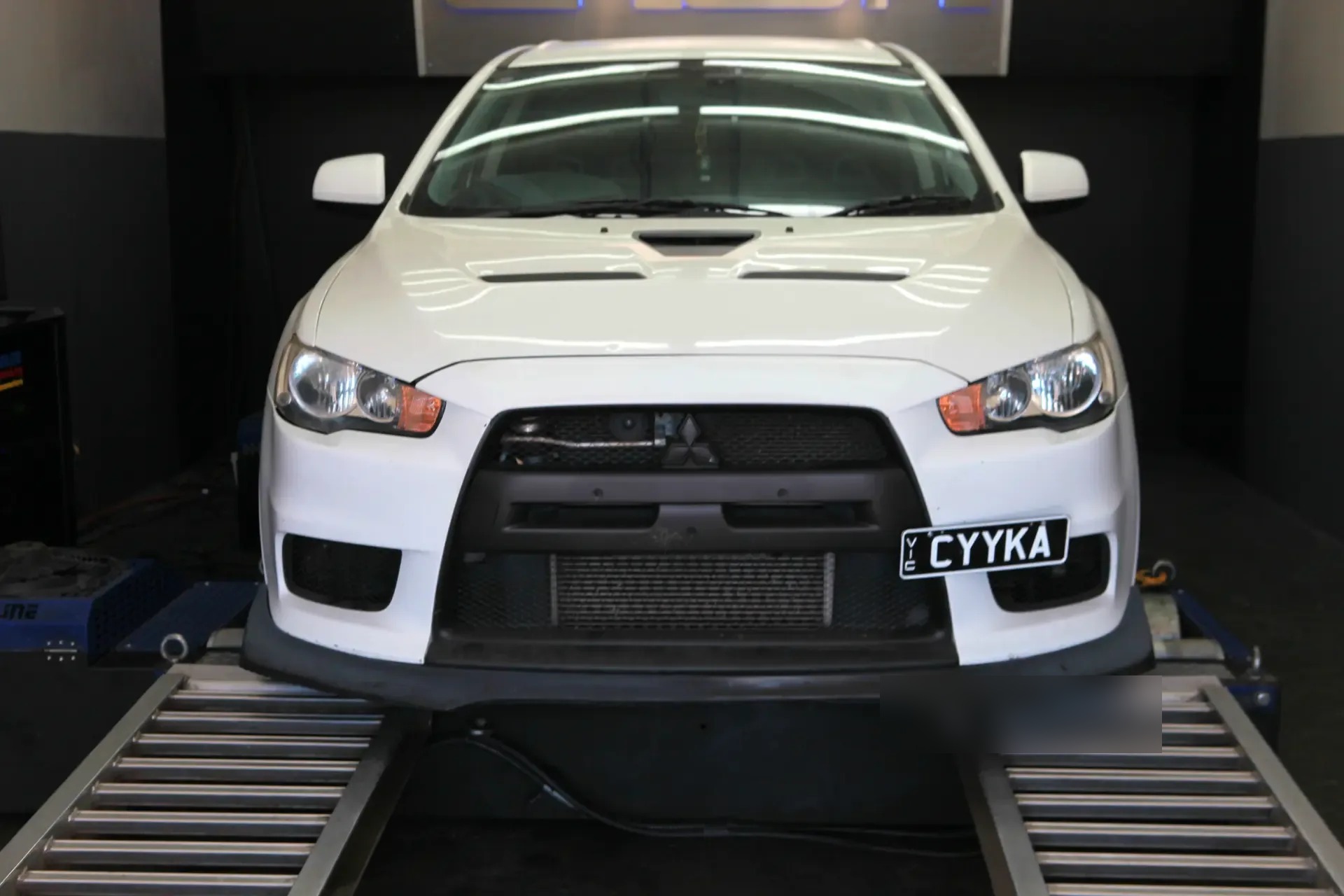 Mitsubishi Evo Evo7 (2000) at Protunes for Stage 2 ECU calibration