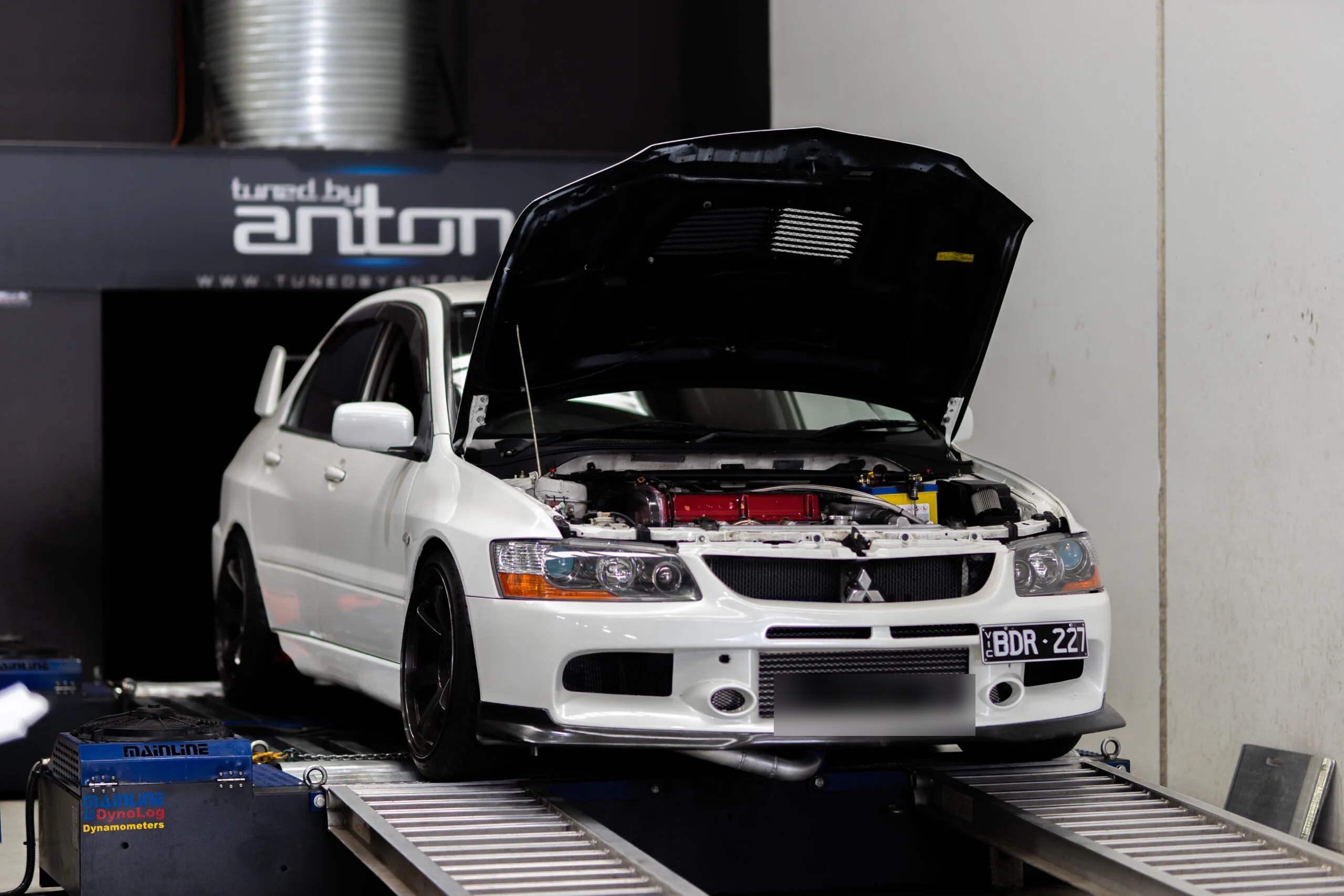 Mitsubishi Evolution 8 Evo 8 (2003) at Protunes for Stage 3 ECU calibration