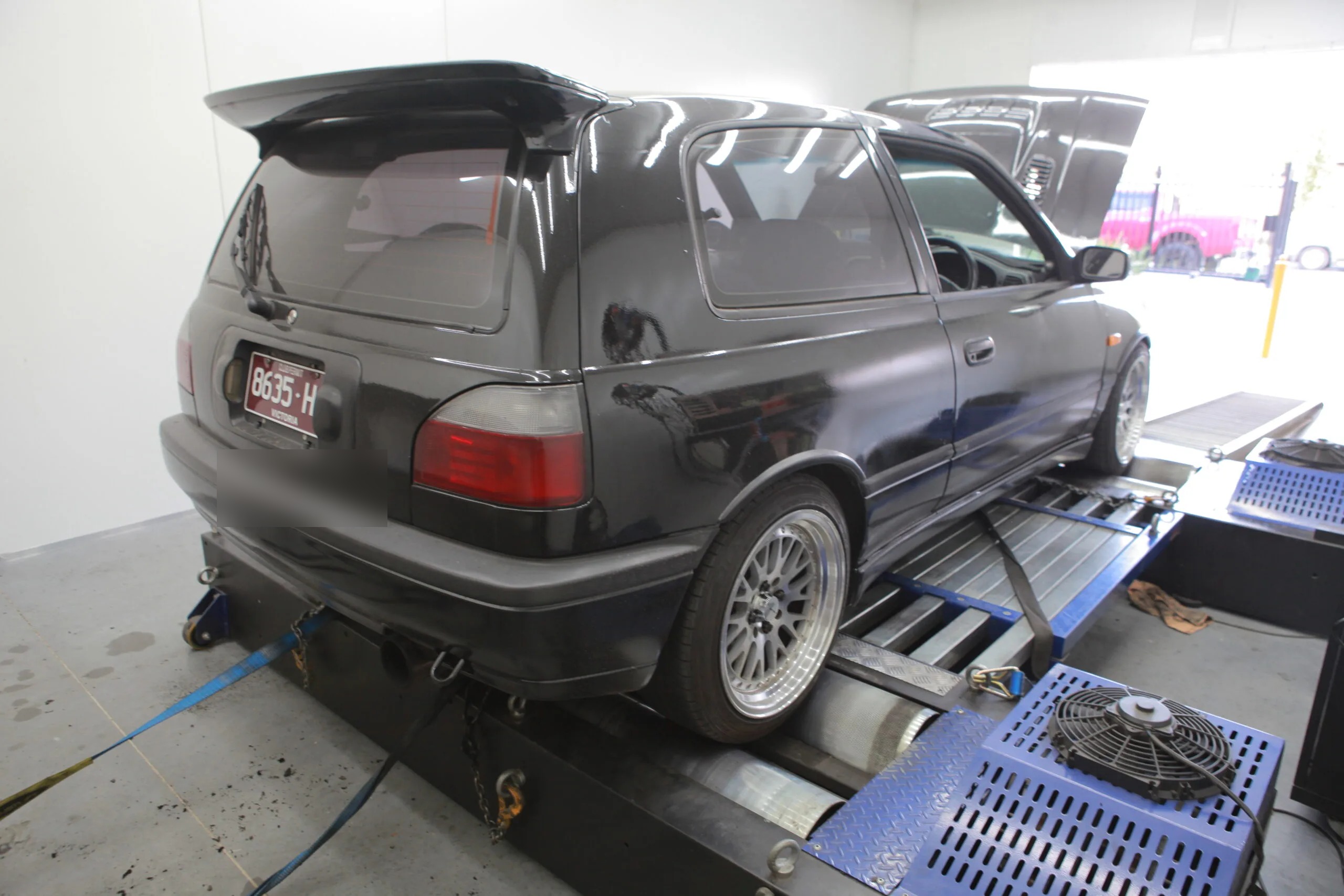 Nissan GTiR (1991) at Protunes for Stage 2 ECU calibration