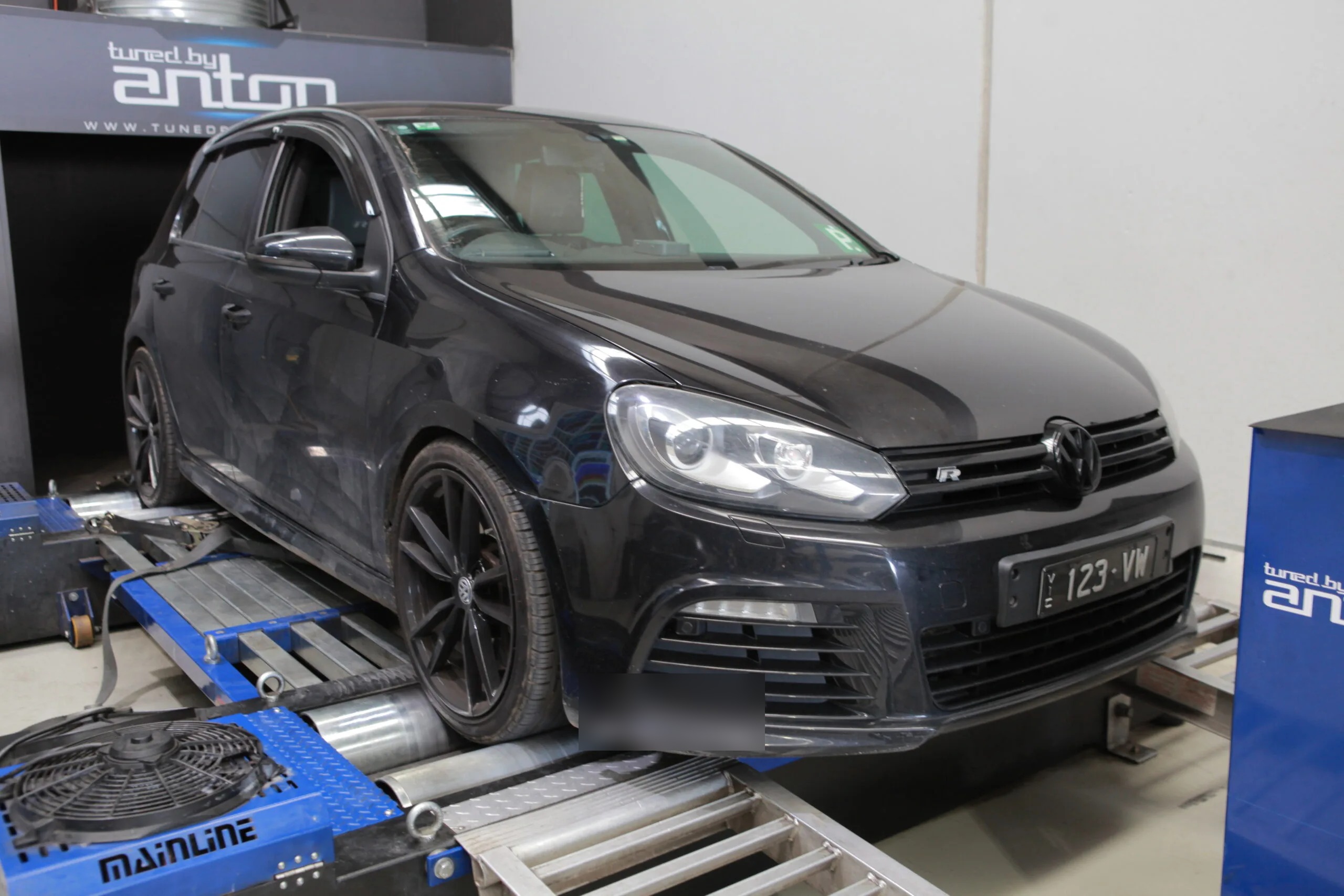 Volkswagen Golf MK7.5R (2015) at Protunes for Stage 1 ECU calibration