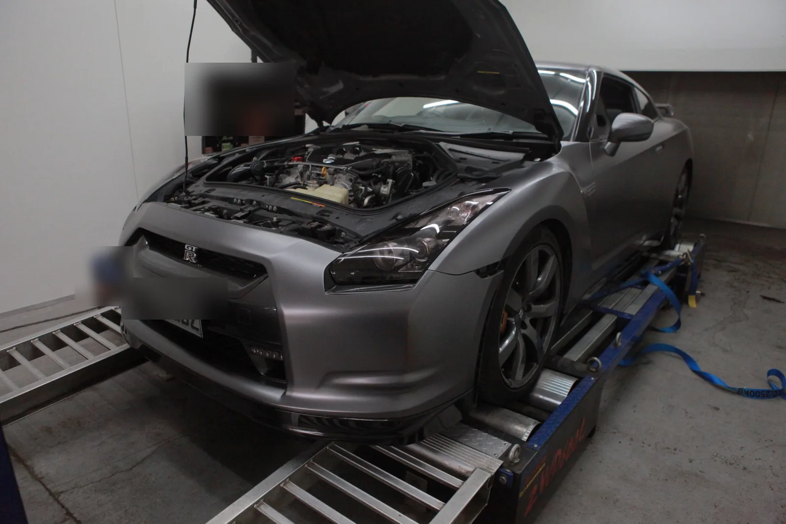 Nissan VR38DETT 3.8L Twin-Turbo V6 (R35 GT-R)