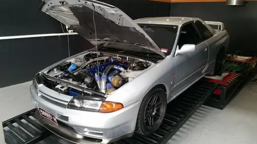 Nissan Skyline R32 GT-R