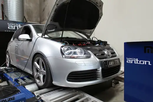 Volkswagen Golf R32