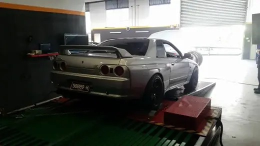 Nissan Skyline R32 GT-R