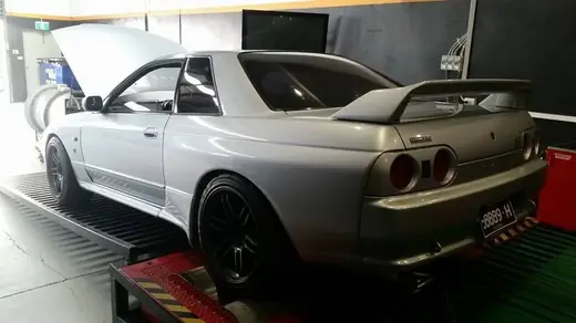 Nissan Skyline R32 GT-R